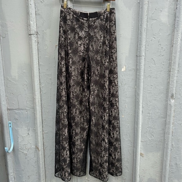 Alice & Olivia Black Lace wide leg trousers, size 0 - Picture 3 of 9